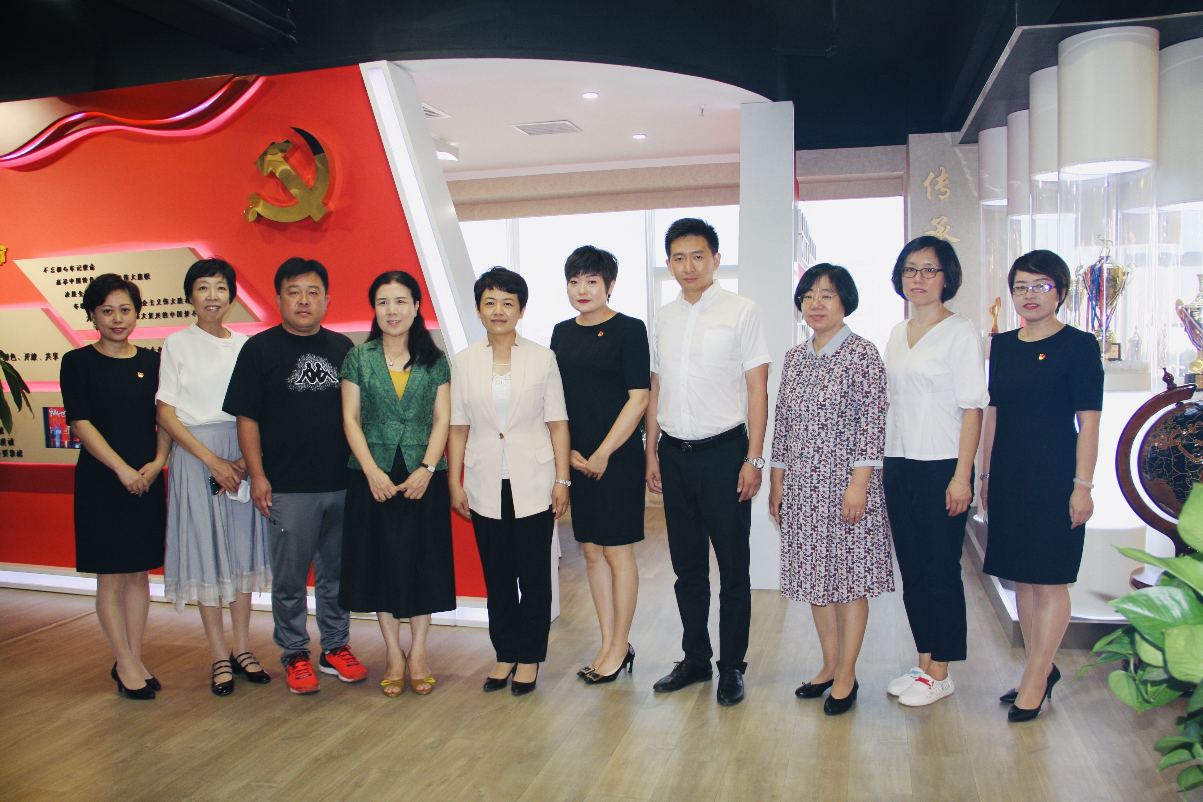走訪慰問(wèn)送溫暖 婦聯(lián)關(guān)懷暖人心——天津市婦聯(lián)深入永誠(chéng)世佳開展調(diào)研
